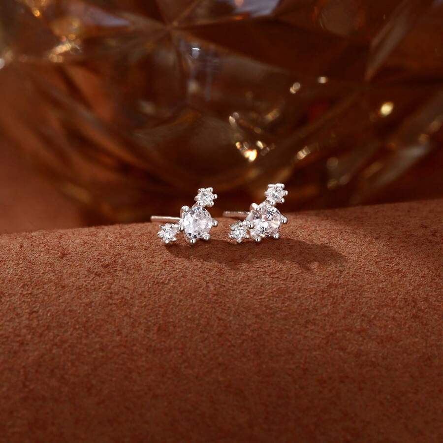 Un par de pendientes de plata esterlina con circonita, nuevo estilo, pendientes elegantes de alta gama exquisitos para niñas