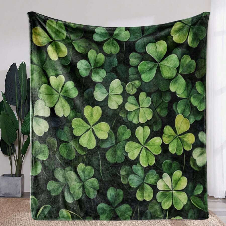 1pc Vintage Style Clover Print Flannel Throw Blanket, Soft, Cozy, All-Season Knitted Polyester Throw, Digital Print, With Lightweight Warmth For Sofa, Bed, Office, And Travel, Ideal Gift Blanket