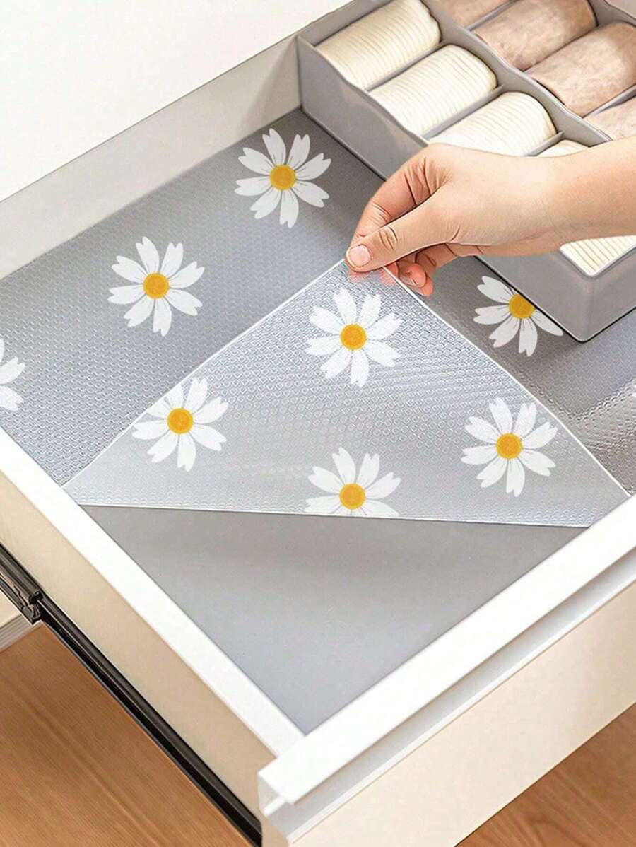 1 Rolle Gänseblümchen-Regaleinlage für Küchenschränke, selbstklebefrei, Schubladeneinlage, rutschfest, Kühlschrankeinlage, EVA wasserdichte Kühlschrankunterlage, Schrankmatten, einfach zu platzieren.