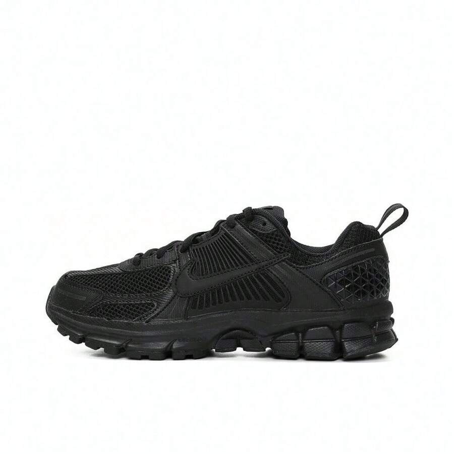 Nike 2024 Boys Junior VOMERO 5 (GS) Retro Sneakers, Low-Top HF6998-001