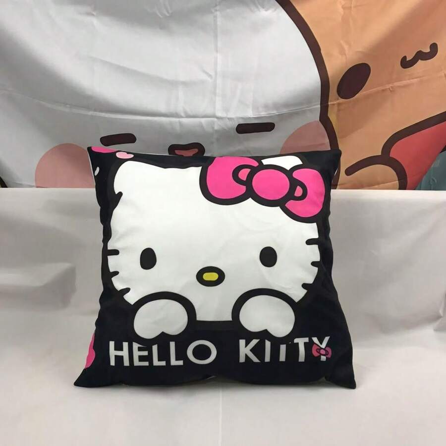Sanrio 1 pezzo federa decorativa per cuscino Sanrio Kuromi Hello Kitty, design cartone animato minimalista con sfondo nero e motivo a lettera a forma di testa di gatto, morbida e rimovibile per divano, auto, camera da letto, soggiorno, dimensioni 40x40cm, 45x45cm, 50x50cm (cuscino interno non incluso, stampa su un lato)