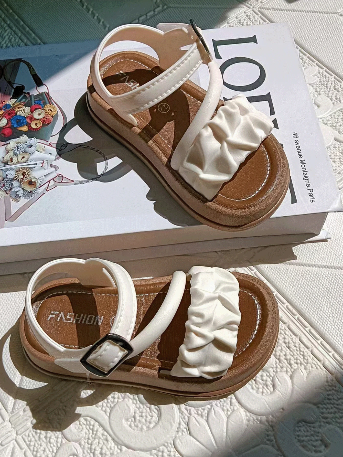 1 Pair Girls Hollow Design Cute Lady Style Open Toe PVC White Sandals, Suitable For Summer Holiday