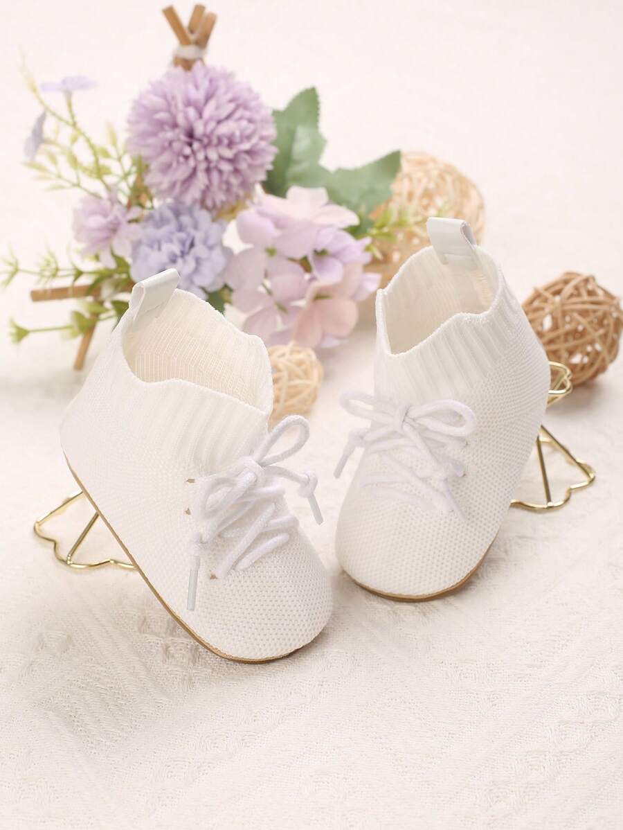 1 Pair 0-1 Year Old Infant Solid Color Breathable Soft Rubber Sole Casual Sport Shoes, Suitable For Spring And Autumn