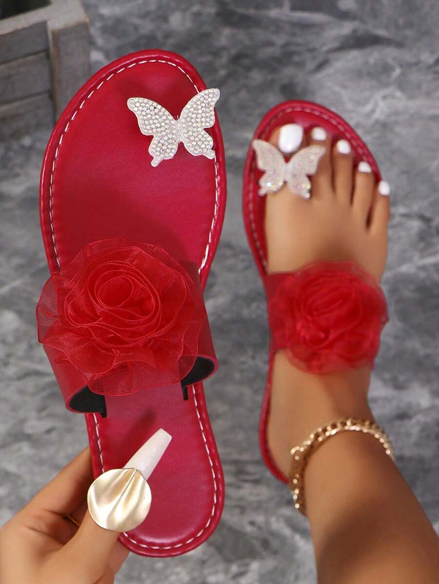 Sandales plates de style princesse féerique, à brides, pour femmes, avec fleurs 3D en dentelle rouge, strass et papillon. Style estival, décontracté et .