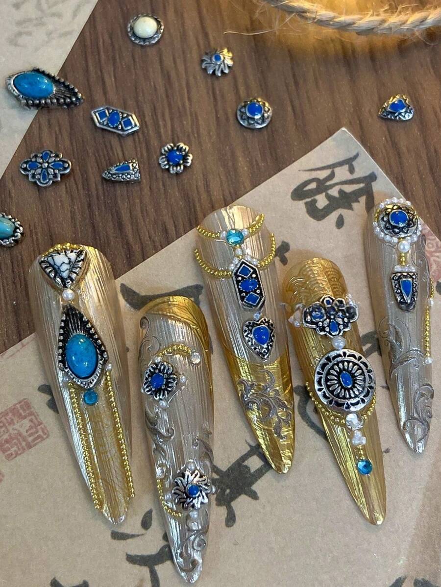 Geassorteerde 5 stuks/30 stuks/50 stuks nieuwe nagelkunst Boucheron-serie decoraties, vintage paleisstijl exotische platte versieringen, strass-steentjes
