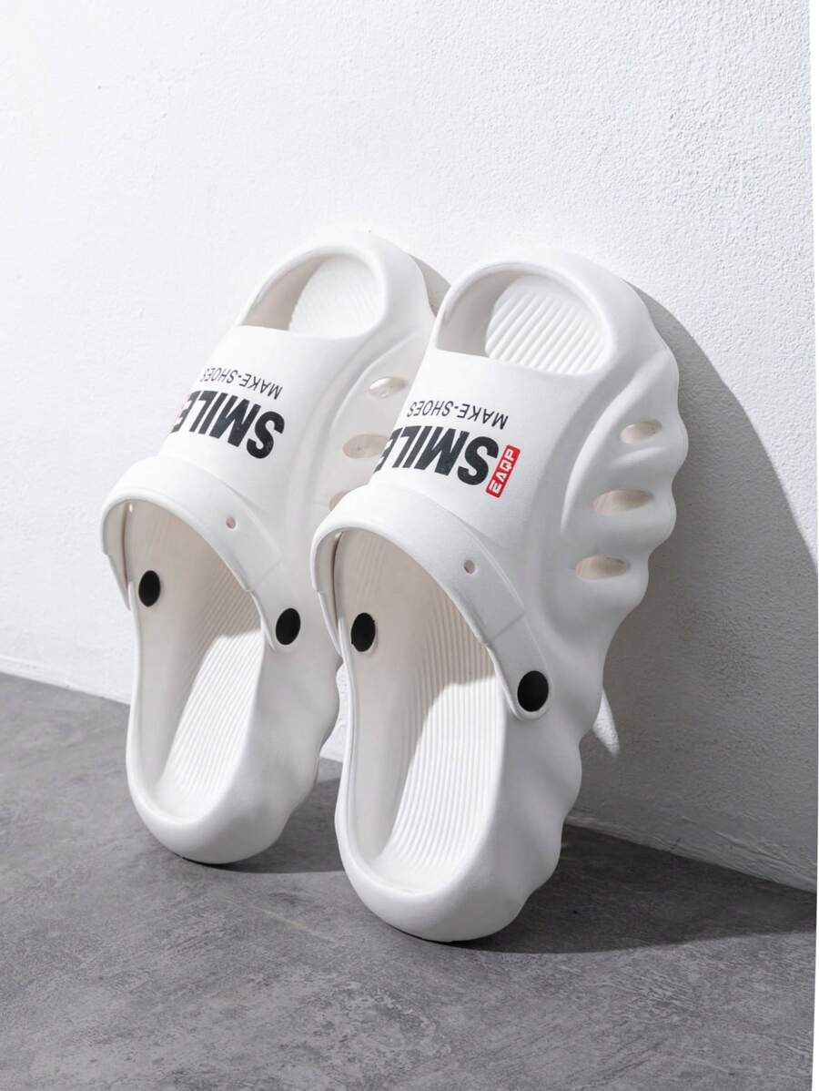 Nuevas sandalias de playa para hombre de verano, zapatillas casuales, resistentes al desgaste y antideslizantes para uso exterior