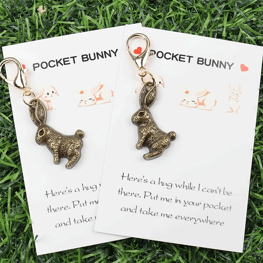 1pc/2pcs Rabbit Keychain, Mini Rabbit Pendant, Easter Bunny Keychain With Hugging Card, Ideal For Birthday, Wedding, Holiday Party, Motivational Token
