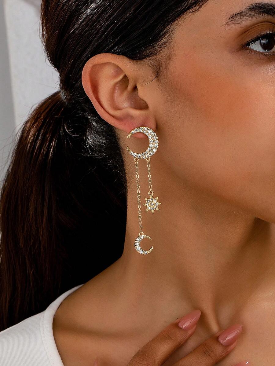 1 Pair Fashionable, European And American Style, Punk, Casual, Gold Metal, Fully Paved Rhinestone Octagonal Star Moon Asymmetrical Earrings, Stylish Charming Gold Inlaid Rhinestone Jewelry, Shiny Rhinestone Star Moon Earrings, Suitable For Women's Daily Wear, Various Holidays, Beach Vacation, Socializing, Parties And Events, Couples Gift, Mother's Day Gift