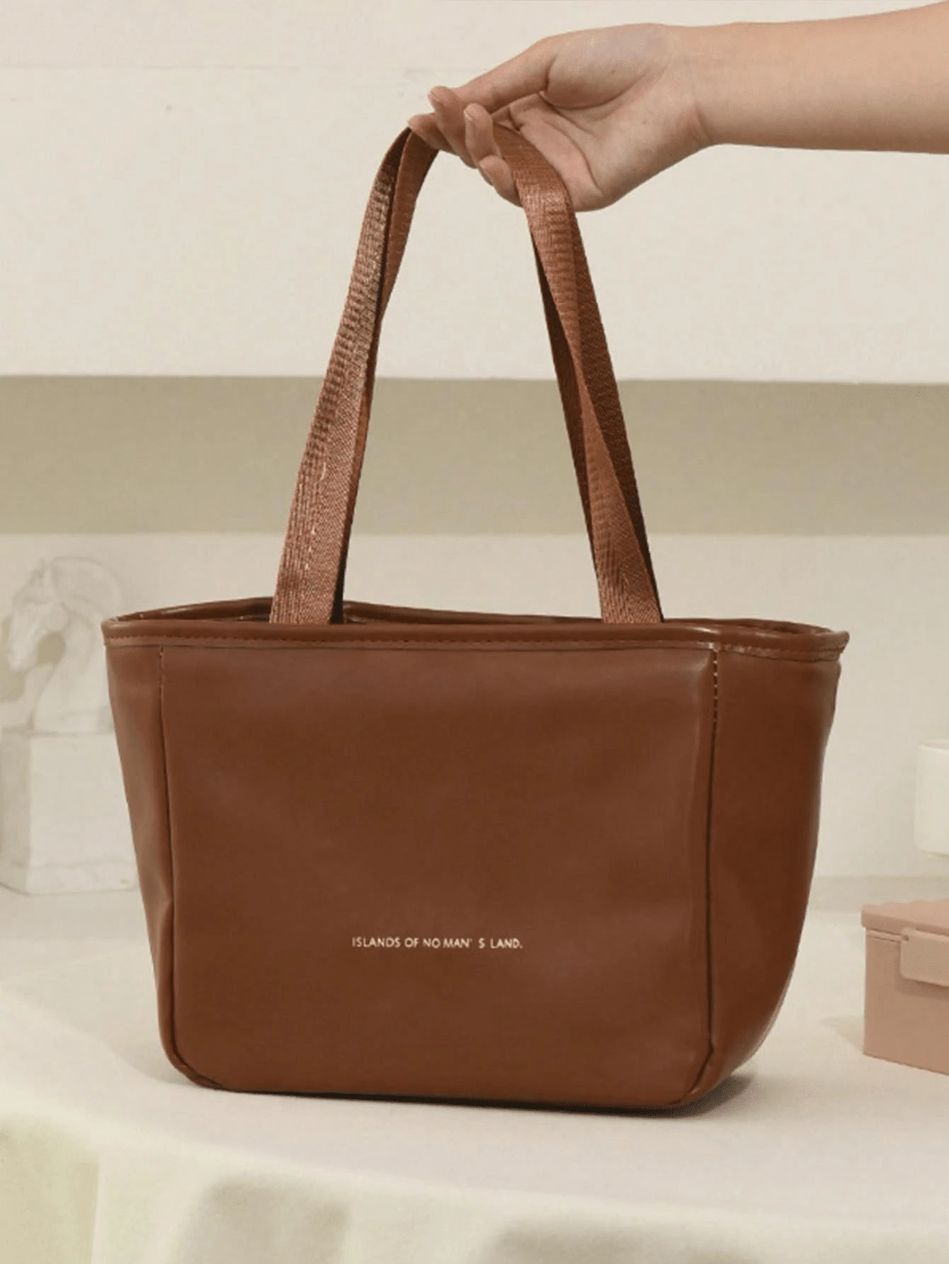 1 pièce grande capacité sac de maquillage simple et multifonctionnel. Fournitures scolaires de voyage, accessoires de voyage, sac de maquillage, sac cosmétique, organiseur de maquillage. Imprimé léopard et chien saucisse. Cadeaux pour femmes