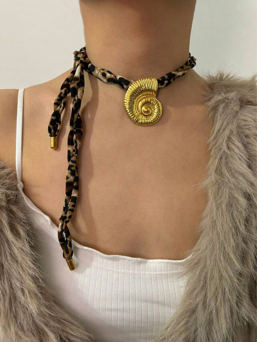 Monlansher 1 pezzo Collana con pendente in acciaio inossidabile di alta gamma e di ultima moda con stampa leopardata, con vari disegni alla moda come stelle marine, conchiglie, ricci di mare, simbolo a fiamma, stile semplice ed esagerato in metallo, adatta per le donne