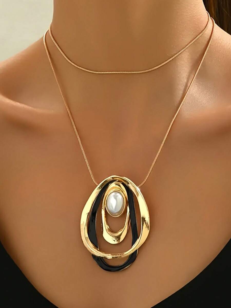 1 pieza Collar elegante y de moda para mujer, estilo minimalista INS con geometría asimétrica hueca, colgante de lágrima de perla en forma de elipse, cadena de serpiente tipo gargantilla, accesorio versátil para uso diario y festivales, regalo