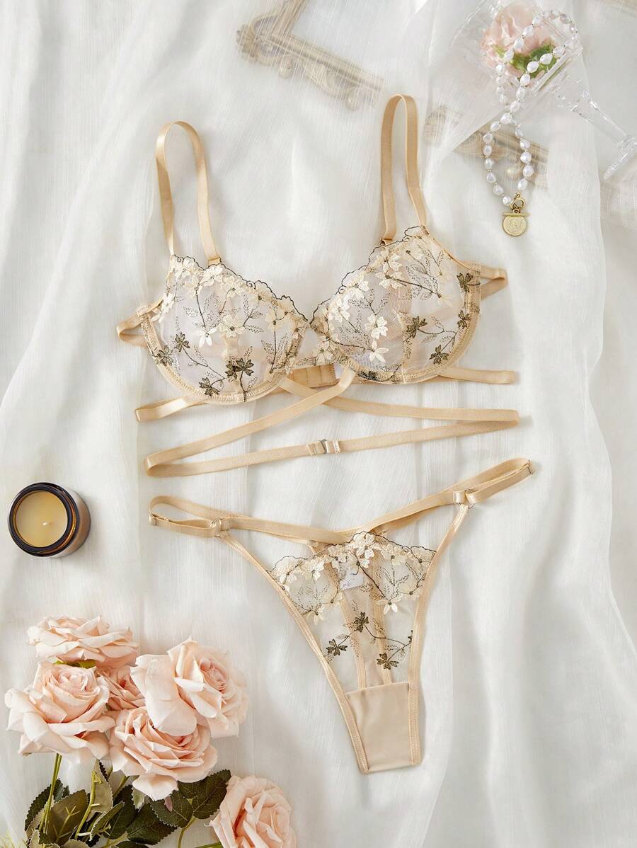 Women's Skin-Friendly Embroidered Floral Sexy Mature Lingerie Set