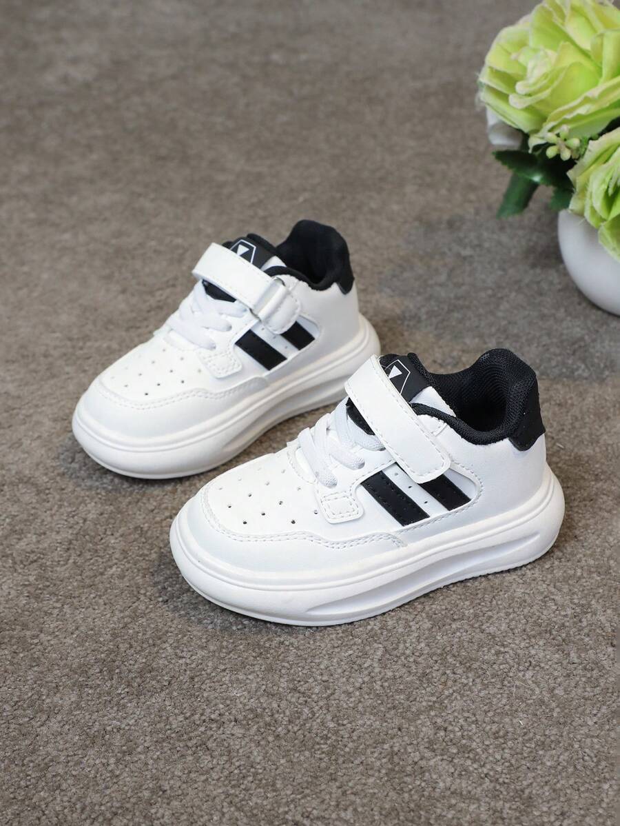 A Pair Of Unisex White Shoes, Black And White Sports Shoes, Hook And Loop Anti Slip And Wear-Resistant Soft Sole, Lightweight For Boys' Running Shoes And Girls' Board Shoes