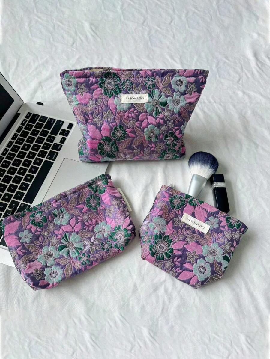 1 PC/Set Purple Small Flowers Portable Retro Style Makeup Bag,Fashionable Casual Stylish Portable Make Up Bag,Makeup Bags,Makeup Bag Small,Makeup Case,Cute Makeup Bag,Cosmetic Bags,Sanitary Napkins,Pouch Pads,Air Pods,Wired Earphone,Charger,Headphones,Makeup Travel Bag ,Skincare Bag,Make Up Bags For Women,Candy,Nurses,School Girls,Holiday Gift.