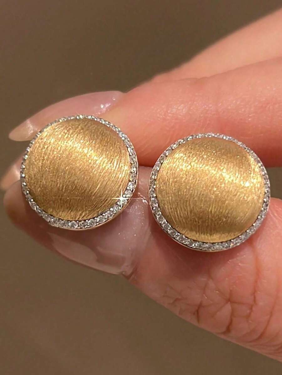 1pc Golden Texture Inlaid Diamond Round Stud Earrings, Niche Design Retro Style Earrings, Suitable For Daily Wear For Women