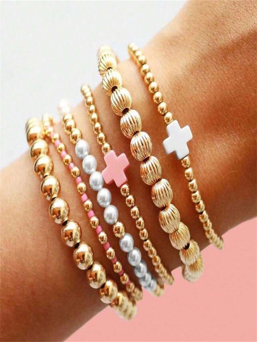 Set de 6 pulseras apilables con perlas falsas de estilo dorado