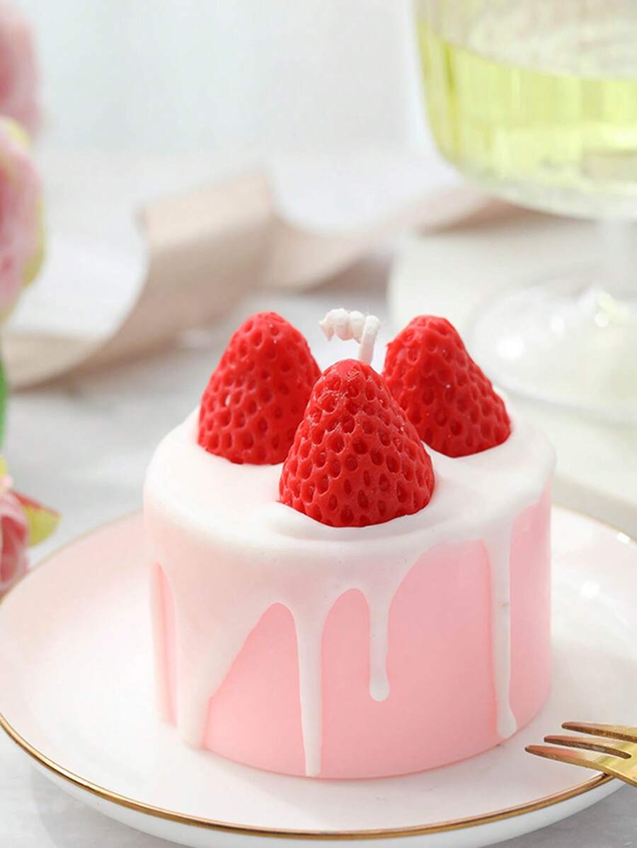 Sweet Ins-Style Strawberry Cake Scented Candle, Natural Soy Wax Handmade Birthday Cake-Shaped, Simulated Cream Piping + Strawberry Fruit Decor, Long-Lasting Sweet Strawberry Fragrance, Suitable For Birthday Party, Wedding Dessert Table, Valentine's Day Gift, Christmas Home Decor, All Seasons Girly Atmosphere Essentials Gifts Graduation