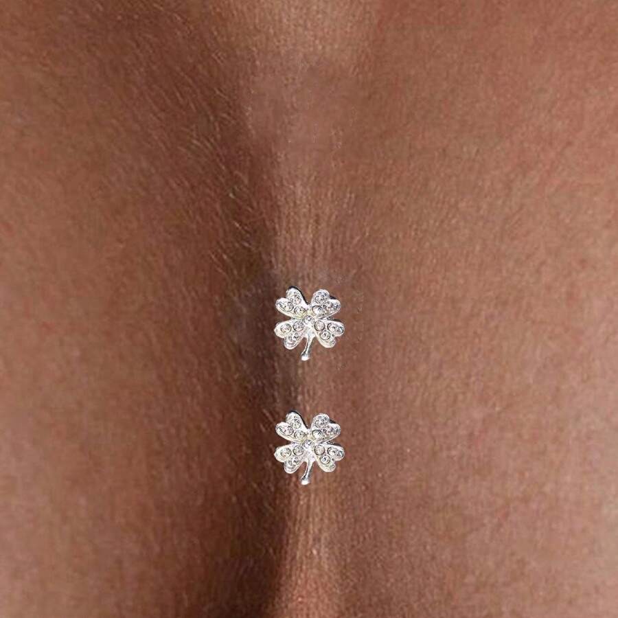 Une paire d'élégants et raffinés cache-mamelon sexy en strass en forme de trèfle, autocollants de décolleté, simples et , attirant davantage l'attention pour votre lingerie sexy, accessoires de lingerie sexy