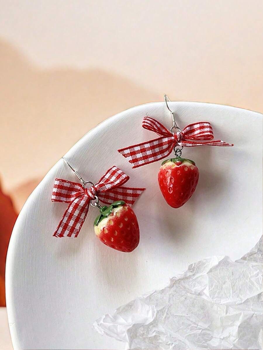 1 Pair Cute Strawberry Cake Stud Earrings, Lovely Girl Earrings, Sweet Bow New Design Earrings For Women, Boucle D'oreille Jewelry Women Bohemia (Handmade Bow & Strawberry May Have Minor Defects On Surface, Normal)