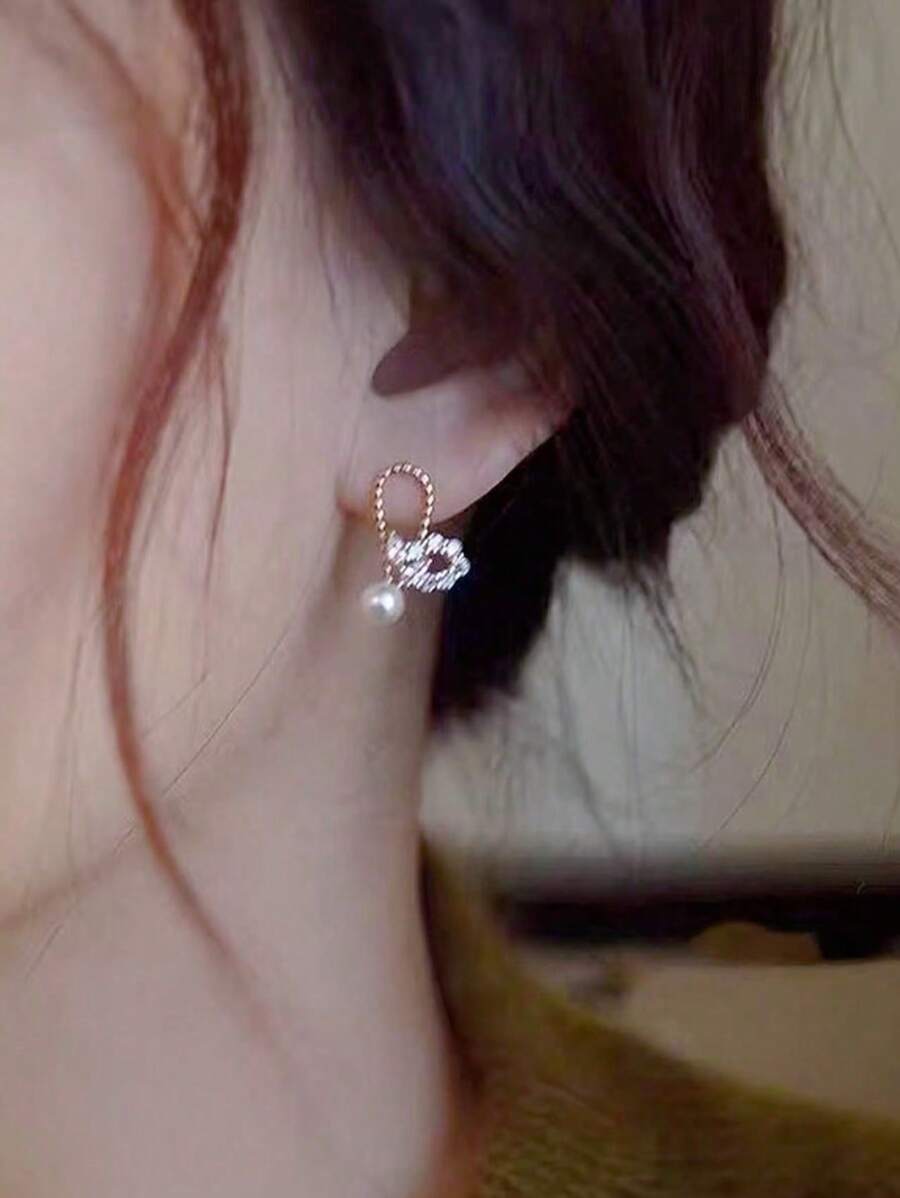 1 Pair Elegant Copper Alloy CZ Stone & Faux Pearl Heart Stud Earrings, Great Daily Wear & Anniversary Gift For Women