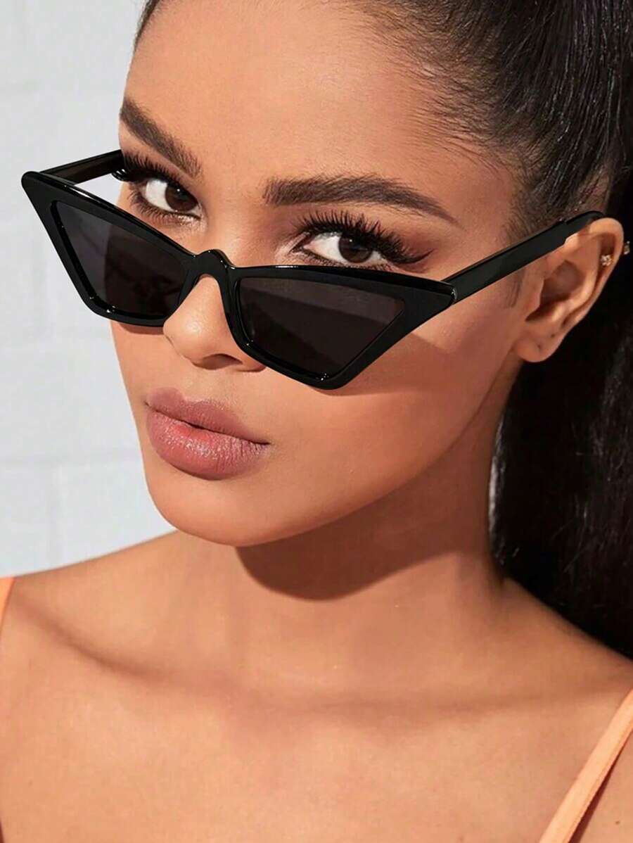 1 pièce femme style chat eye, monture en PC noire, couleur unie minimaliste, style rétro de rue polyvalent. Lunettes de mode idéales pour l'été, la plage, les voyages et l'extérieur