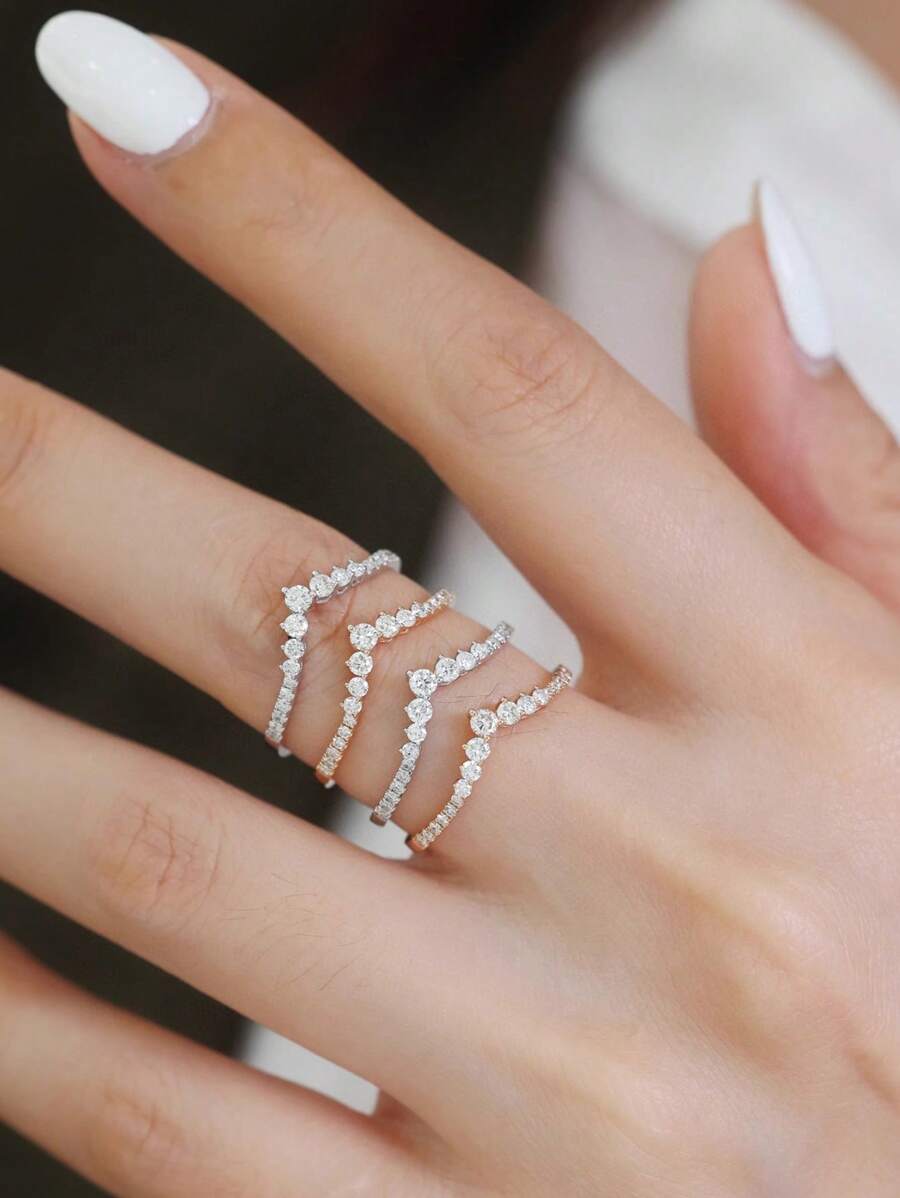 1 pièce Bague en argent sterling S925 élégante en forme de couronne avec zirconium cubique. Polyvalente, convient pour le port quotidien des dames, les bijoux de mariée, les cadeaux pour les fêtes et les occasions