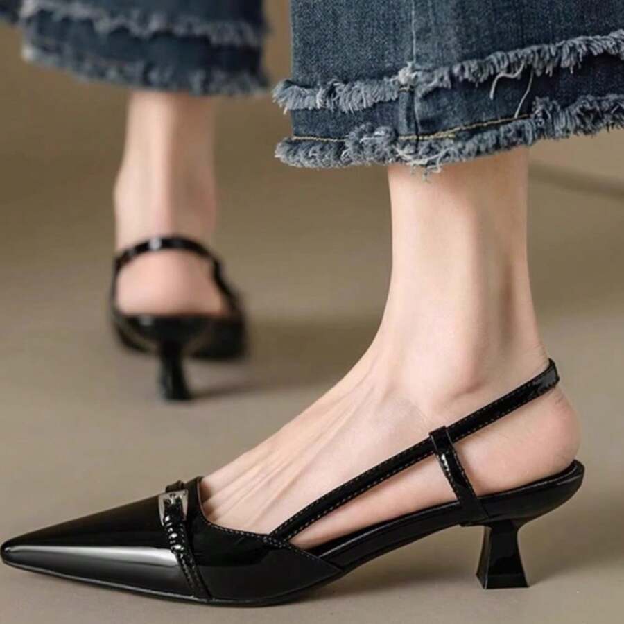 Sandali Baotou temperamento celebrità francese tacchi alti donna fine con gonna da indossare una parola con un piccolo profumo vento bocca bassa scarpe singole