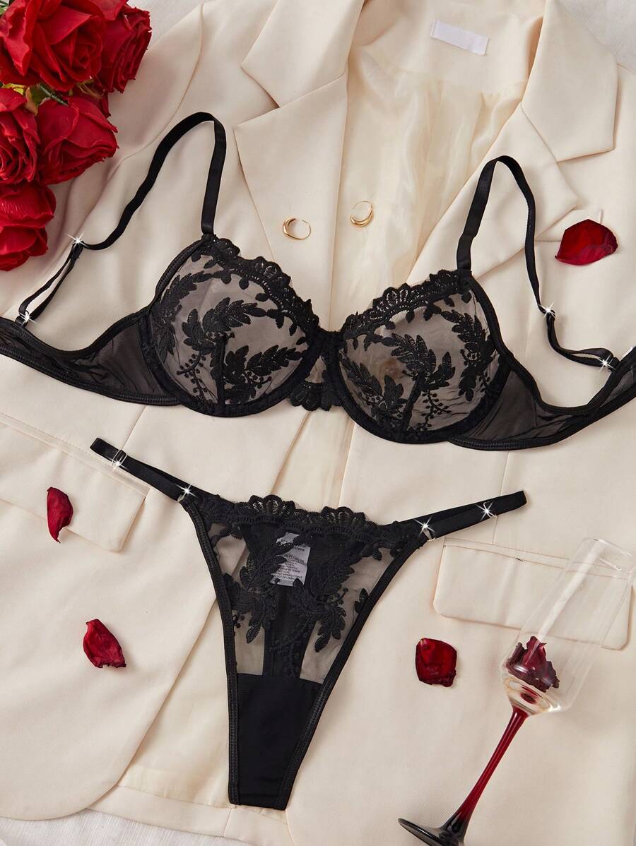 Nuevo conjunto de sujetador inalámbrico de encaje con bordado floral para primavera/verano, sujetador transparente sexy con aro, conjunto de 2 piezas de ropa interior y bragas, decoración íntima romántica para el dormitorio de la pareja