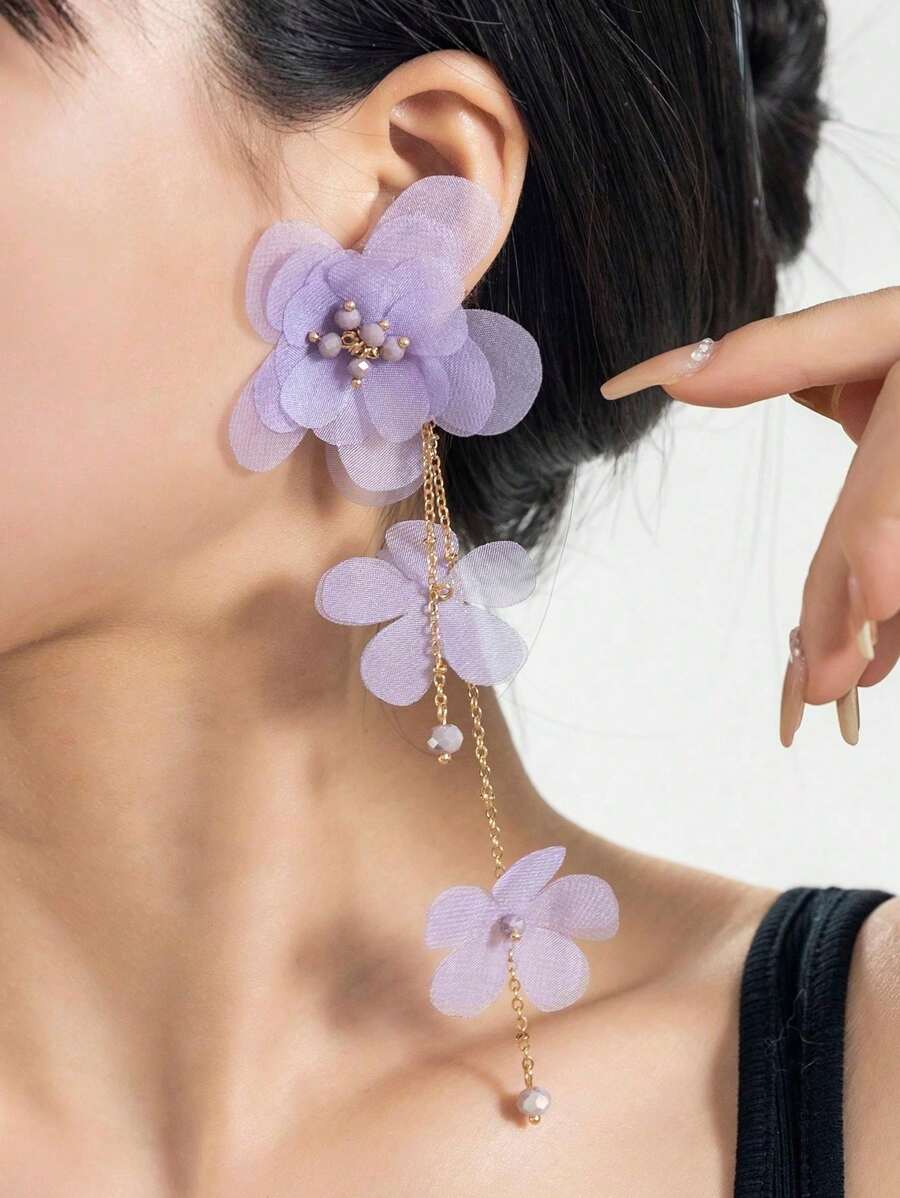 1 par de pendientes largos con colgantes de flores de tela morada, adecuados para uso diario