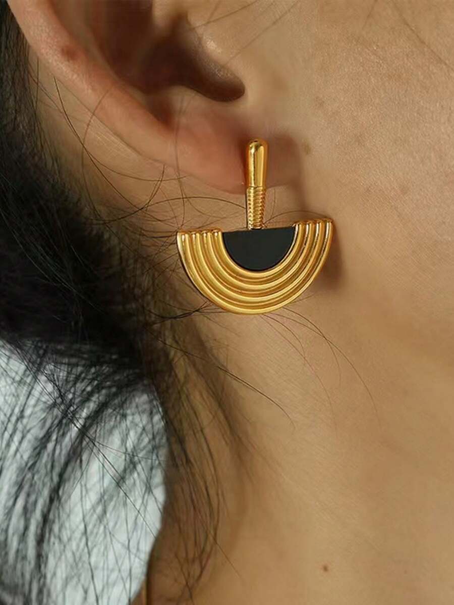 1 Pair Vintage Egyptian Style Black Gold Delicate Earrings, Unique Small Niche Retro Earrings, Light Luxury Earrings With Design Feel