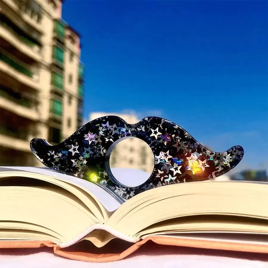 1pc Sparkling Star And Mustache Bookmark, Creative Starry Sky Bookmark Reading Assistant, Reading Accessory, Thumb Book Holder, Book Stand, Resin Bookmark, Book Press