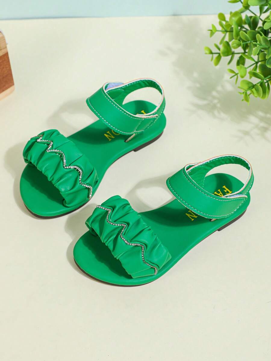 1 Pair Plus Size Green Baby/Toddler Girls Flat Sandals With PU Pleated Straps, Rhinestone Decor, Adjustable Strap Design, Round Toe For 3-16 Years Old Girls, Casual, Vacation, Daily Wear, Spring/Summer 2025