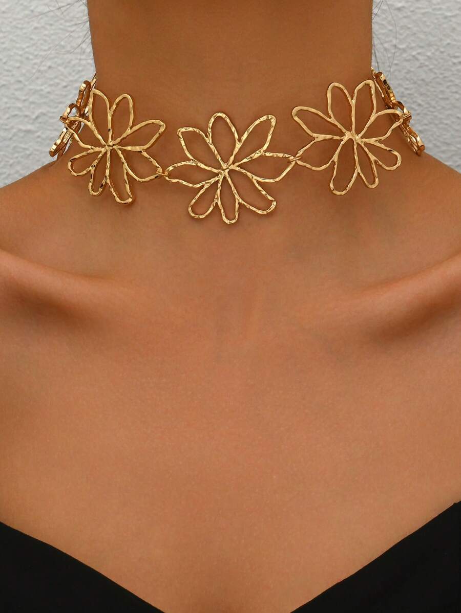 1pc Exaggerated Vintage Asymmetrical Hollow Flower Choker Necklace For Women, Suitable For Any Occasion