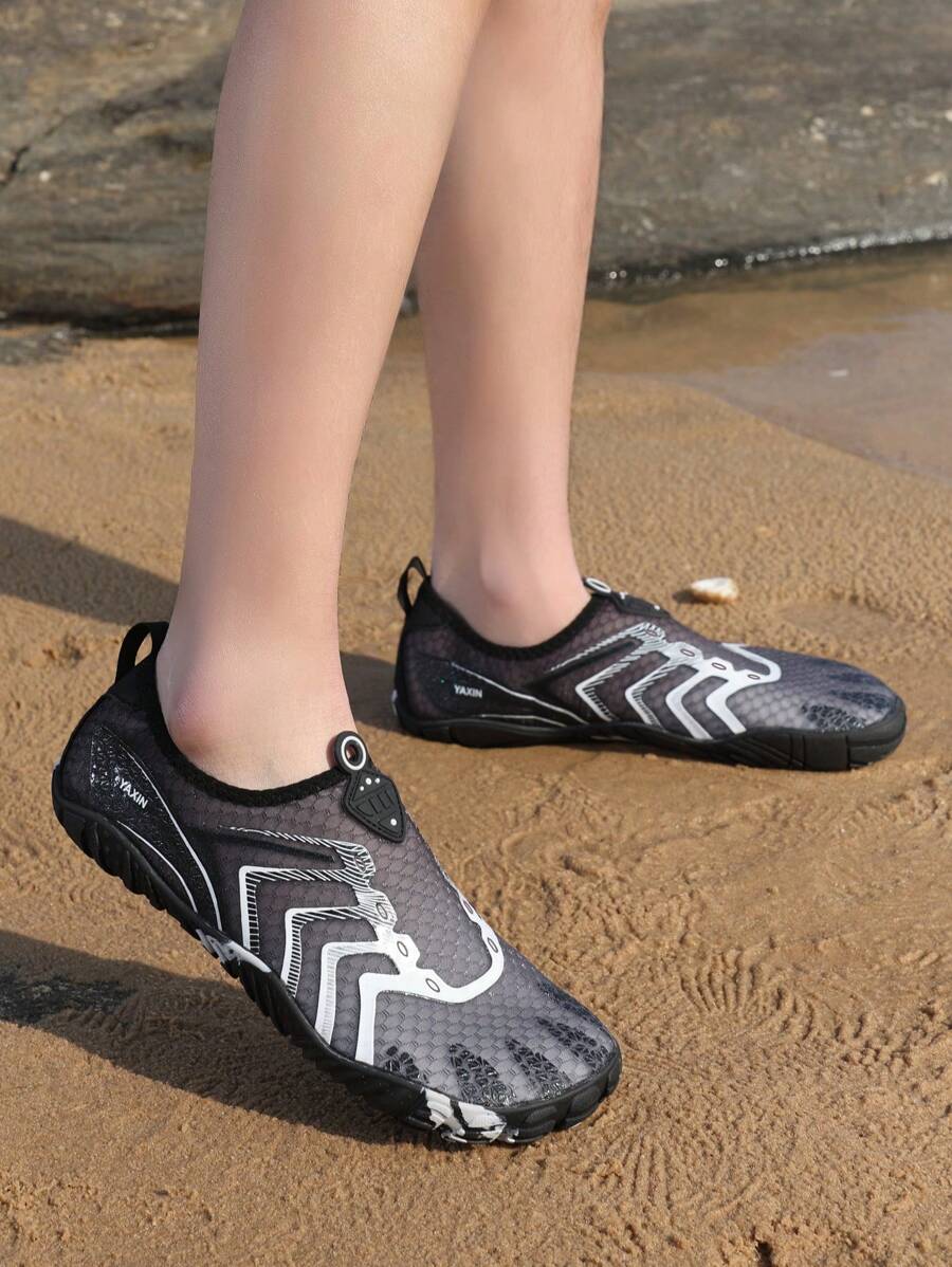 Contrast Color Striped Beach Wading Shoes, Lightweight Aqua Shoes Quick Drying Breathable Non-Slip Soft Sole, Suitable For Teens Summer Casual, Outdoor Athletics, Vacation Travel, Graduation Gifts, Birthday Accessories