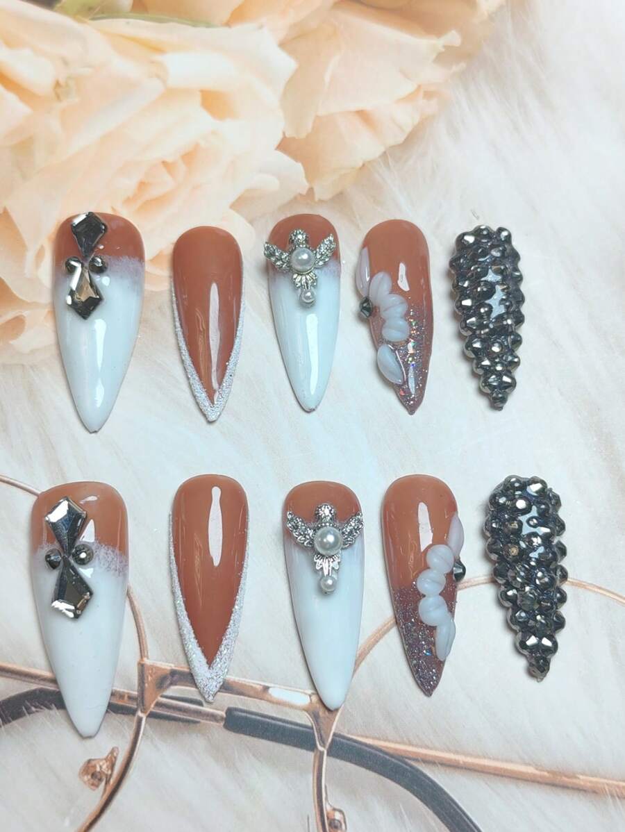 10 Pieces Of Pure Handmade Wearable Nails, Hand-Pinched Petals And Diamond Stamens, Individual Nail Pieces Are Covered With Black Diamonds, Water Drop Diamond Decoration, Glitter Pink V-Shaped. It Is Suitable For Daily Leisure Vacations, Banquets, Parties And Other Activities.