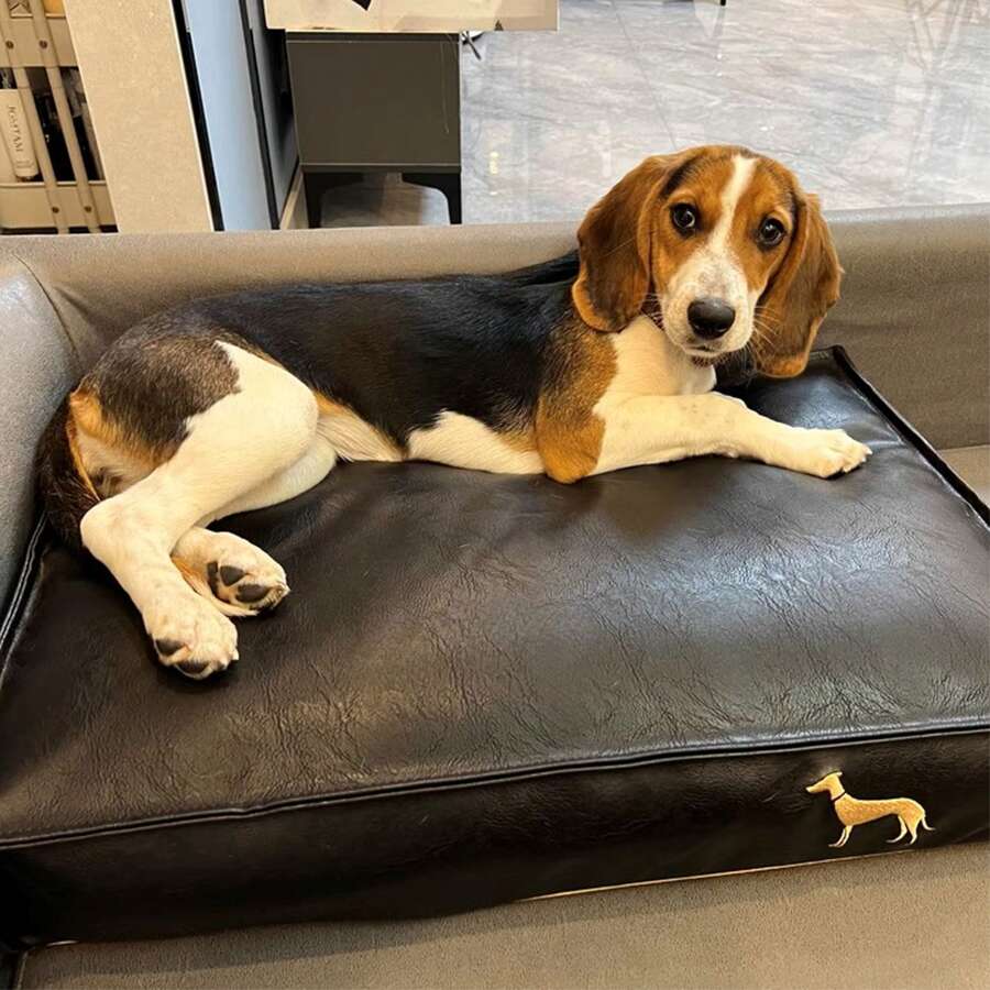 1pc Dog Leather Bed Mat, Filled With Polyester, No Assembly Required, Suitable For Multiple Dog Breeds, Also For Cats, Easy To Clean, Suitable For All Seasons