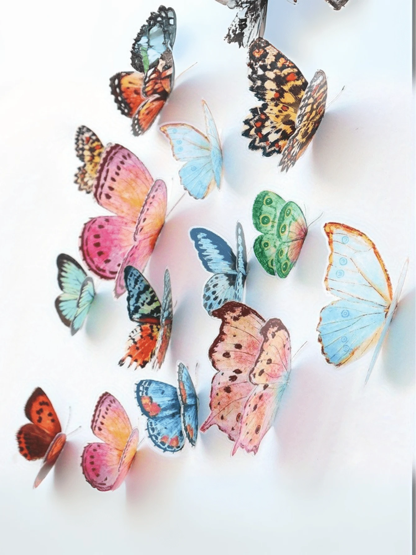 36 piezas Decoraciones de mariposas 3D realistas con alas de acuarela de colores, fáciles de colgar, aptas para decoración de bodas y fiestas, accesorios de ramos para el Día de la Madre, props para fotografía, decoraciones para fiestas en casa, regalos y decoraciones para el Día de la Madre, cumpleaños, graduación, despedida de soltera