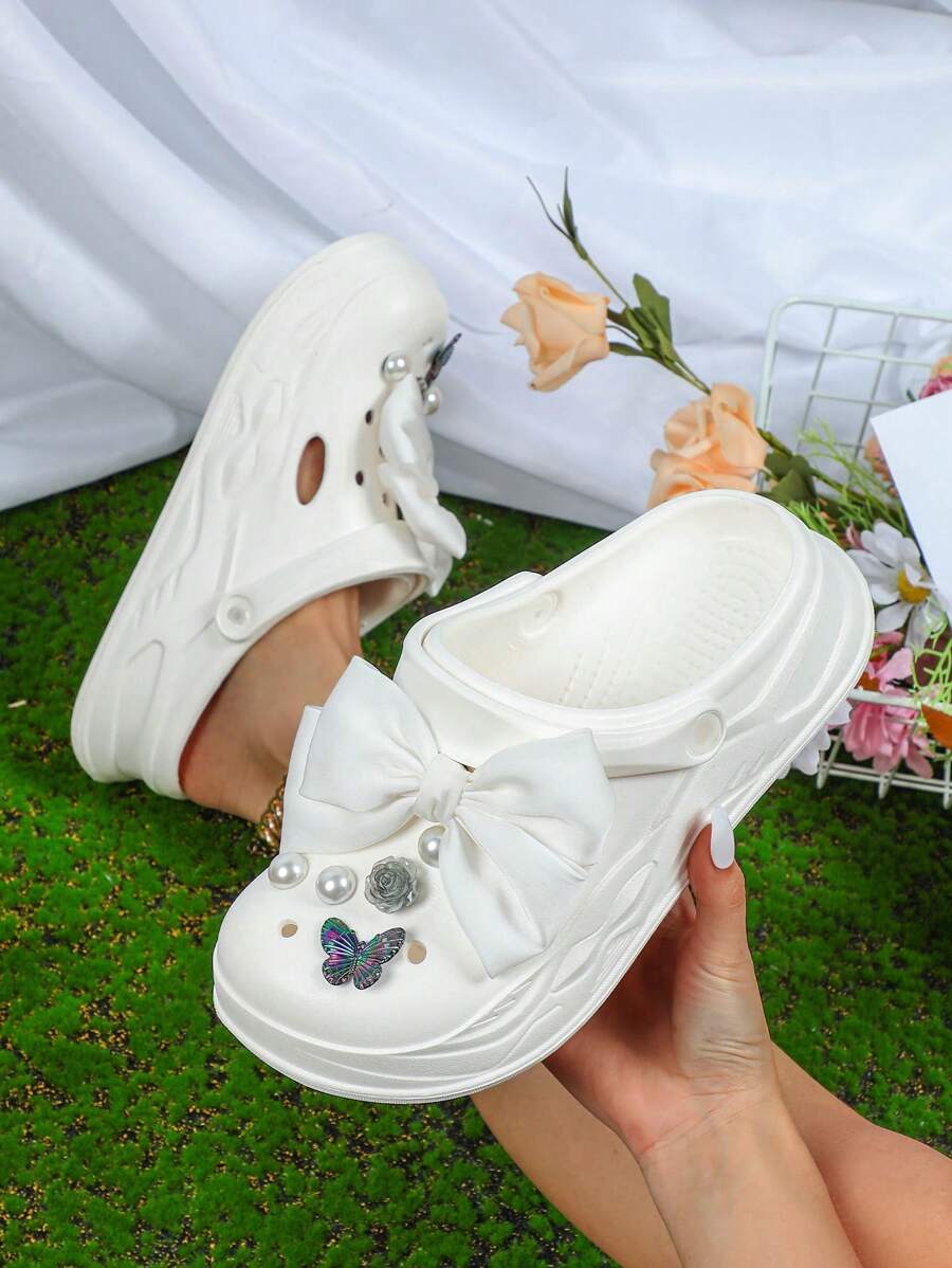 Sandalias blancas huecas con lazo, zapatillas de moda tipo slip-on con puntera protectora para niñas, para la playa y viajes, uso en interiores antideslizante, con suela gruesa elevadora, calzado respirable con agujeros para parejas, chanclas de playa de suela suave de EVA