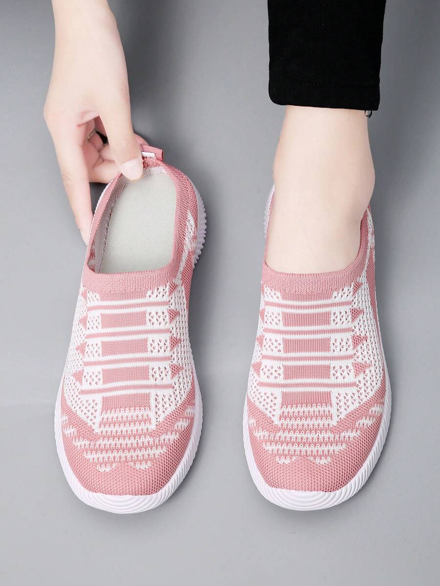 Women's Outdoor Casual Sports Shoes, Soft And Non-Slip Slip-On Design, Suitable For Those Who Want To Engage In Outdoor Activities