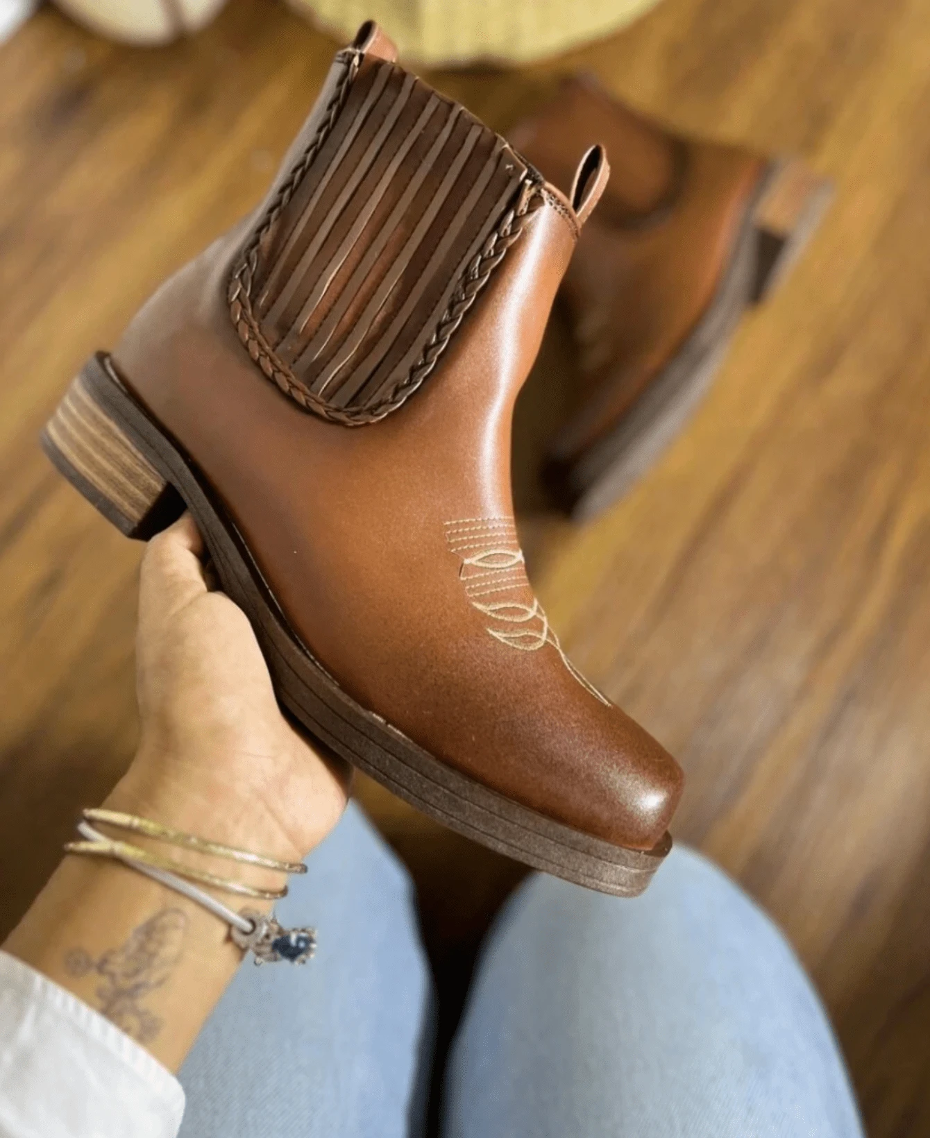 1 par de Botas estilo occidental para mujer con detalle bordado,22-26 mx punta puntiaguda, tacón grueso, sin cordones ecopiel elegante ,botas cortas Color Camel y Blanco
