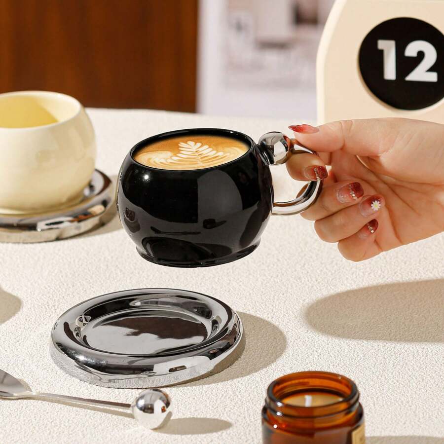 Ensemble de tasse à café et soucoupe en céramique de luxe léger, tasse à thé de l'après-midi haut de gamme et exquise pour le bureau à domicile