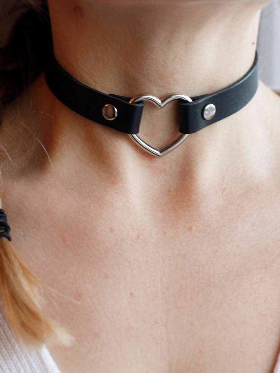 1pc Sexy Lingerie Accessories Women's Versatile Fashion With Metal Heart Pendant Suitable For Outing Parties Party Wear Accessories Black PU Leather Heart Neck Necklace Adjustable Gothic Neck Bracelet