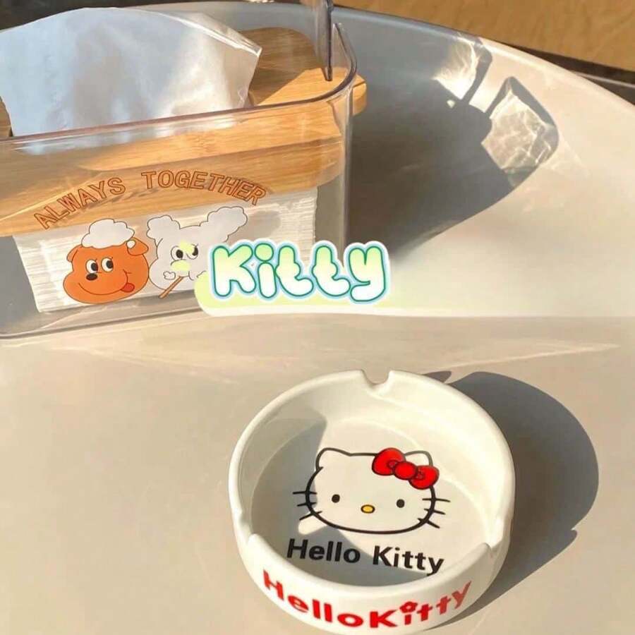1pc Sanrio Cartoon Cute Ceramic Ashtray, Simple European Style Ceramic Household Living Room Decor Accessory, Fashionable Ashtray
