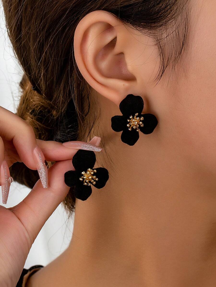 1 Paar modische Ohrringe mit Samt-Blume für Herbst/Winter, vintage minimalistischer, eleganter Stil für Frauen