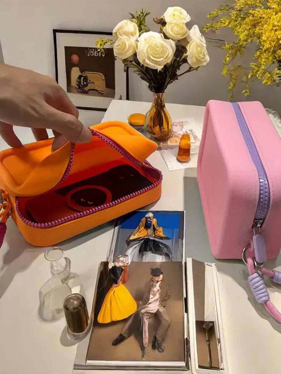 1 pieza Bolsa de silicona de moda casual y sencilla con texto de nombre personalizado, bolsa multifuncional portátil para maquillaje, certificado de influencer, llave, cargador y talla grande