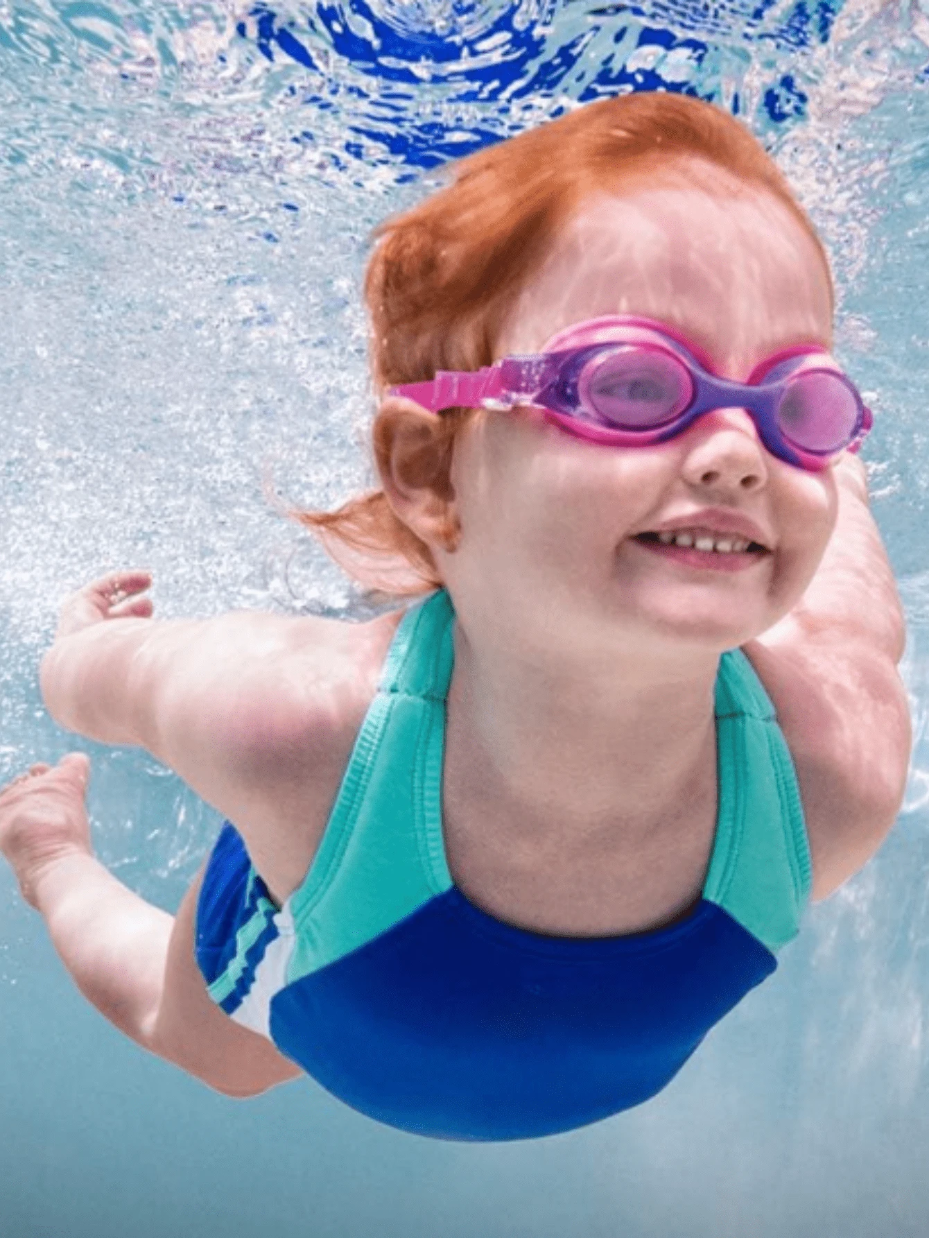 Set de 2 piezas Gafas de natación para niños (1 par de gafas de natación y 1 bolsa con cremallera para gafas) - Gafas de natación para niños con lente antivaho, irrompible y máscara de silicona ajustable | Máscara de natación impermeable para niños y niñas de 3 a 8 años y de 8 a 12 años | Ajuste cómodo elástico, diseño unisex
