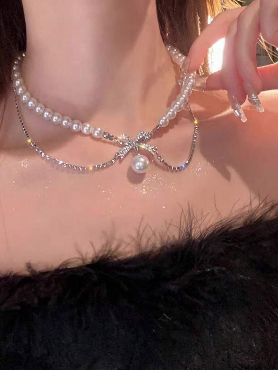 1 pièce Collier élégant avec nœud papillon de perles fausses, collier accessoire de mode pour les fêtes, cadeau d'anniversaire pour copine