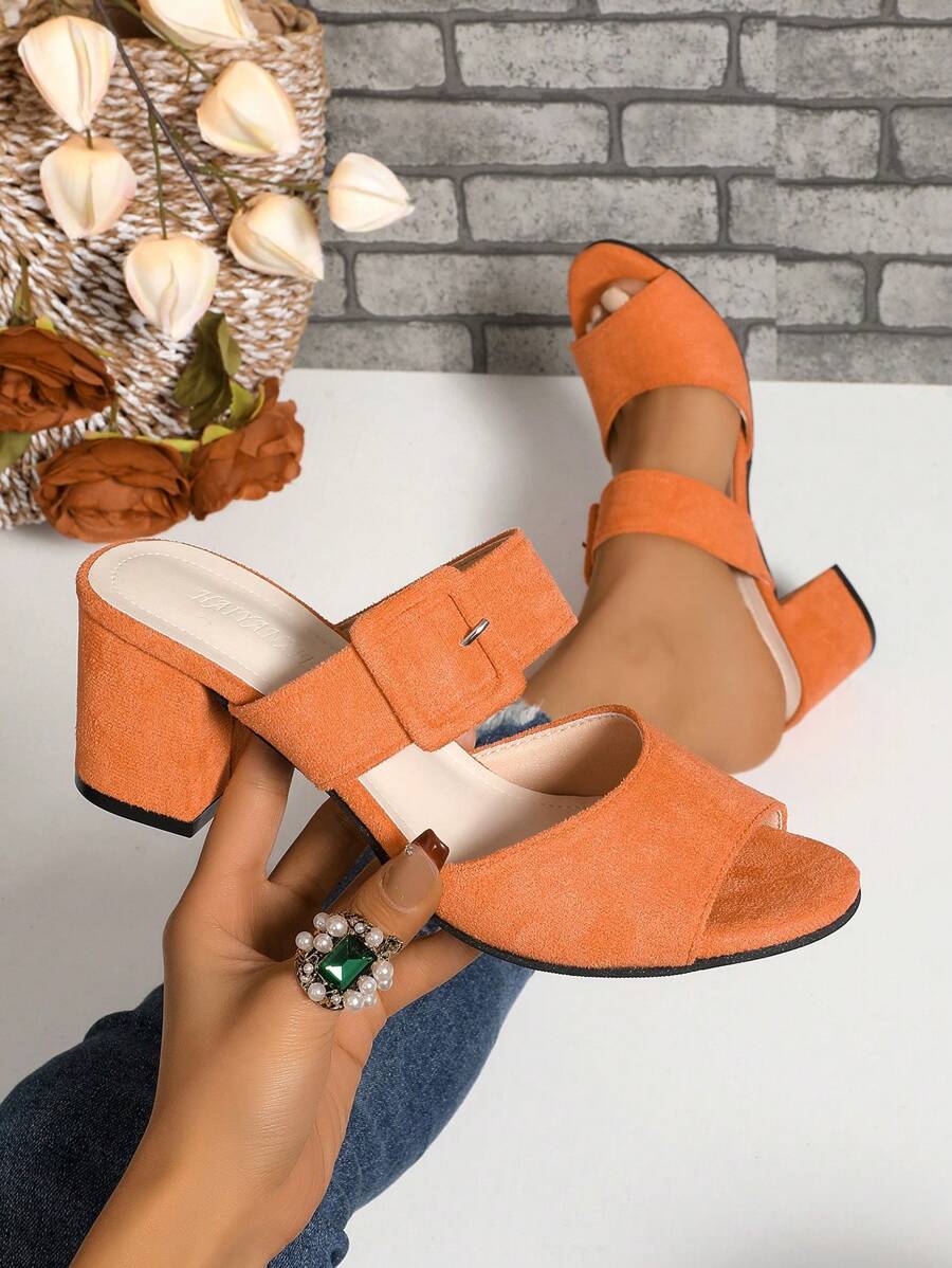 Scarpe casual da donna con tacco alto. Ciabatte scivolabili da interno/esterno con tacco spesso regolabile. Sandali da interno/esterno