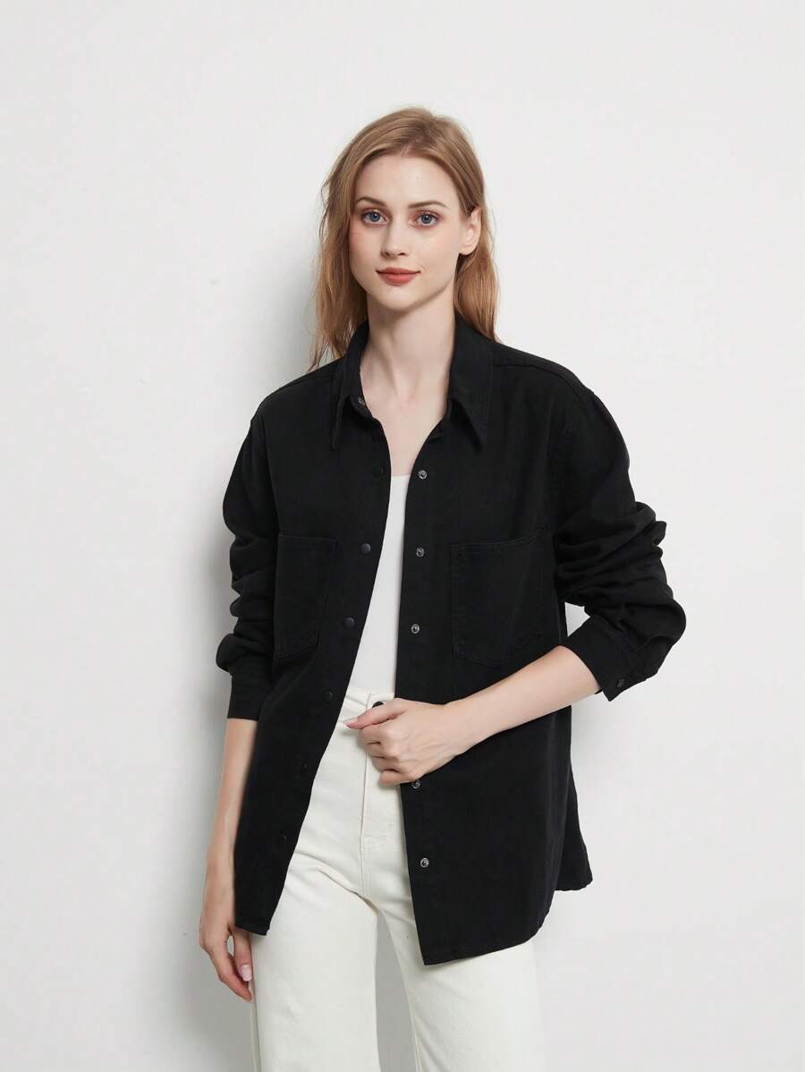 Camicia in denim con taglio ampio, capo alla moda e facilmente abbinabile cod.B6008