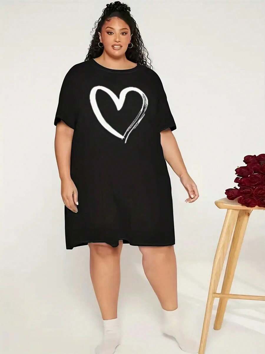 Camiseta Casual Confortável Doméstica de Verão para Mulheres Plus Size com Estampa de Coração Solta